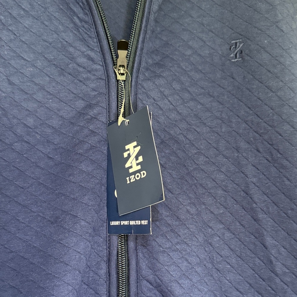 Izod Men's Navy Quilted Zip-Up Vest - Picture 2 of 6